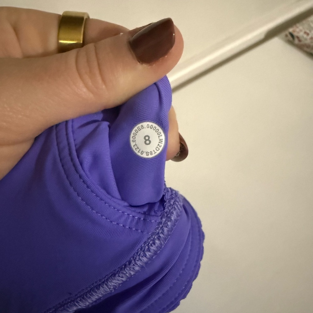 NWOT Lululemon purple all day breeze bra size 8 WITH PADS - Picture 5 of 5